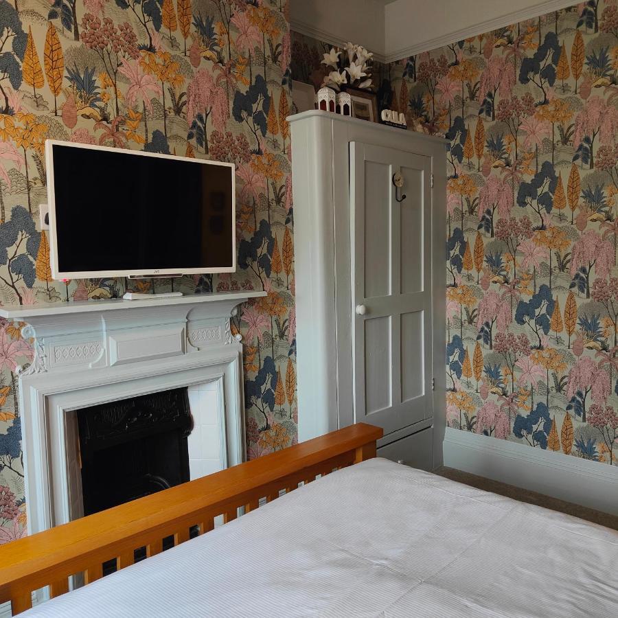 Bed and Breakfast The Corner House Лоустофт Экстерьер фото