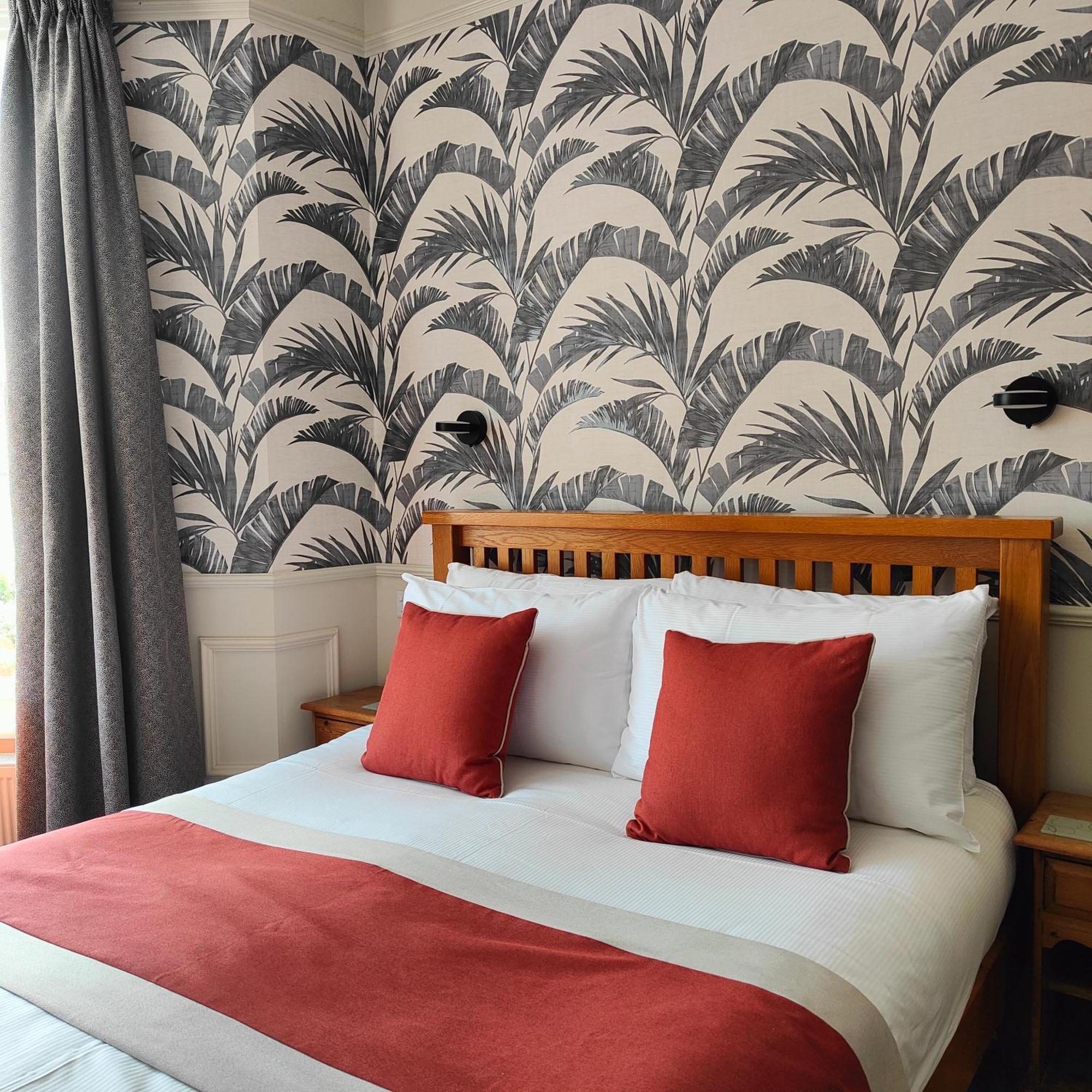 Bed and Breakfast The Corner House Лоустофт Экстерьер фото